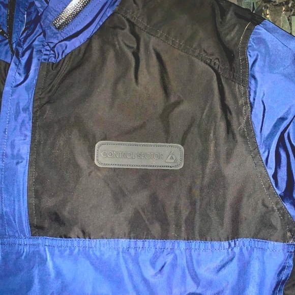 BLUE DESIGNER CONTROL SECTOR WINDBREAKER - Picture 3 of 8